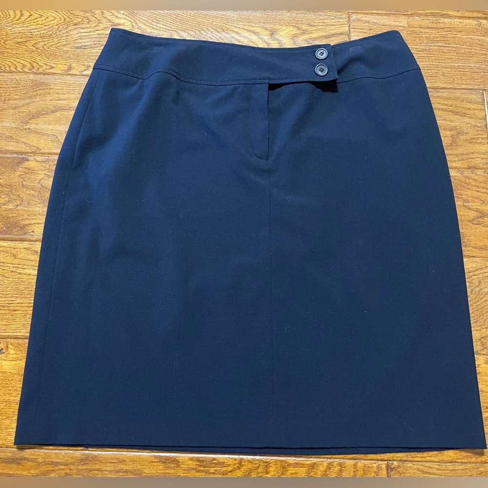 John Paul Richard Uniform  Size 14P Knee Length Office Career Skirt Navy Blue